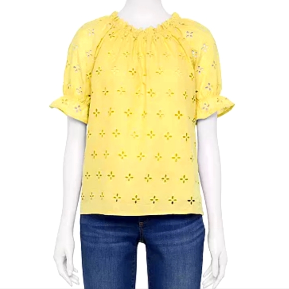 Petite Croft & Barrow Eyelet Short Sleeve Cotton Top with Ruffled Collar SP - Picture 1 of 9